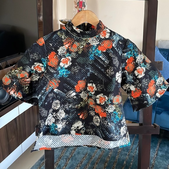 Kazo Tops - Kazo high neck, high low top